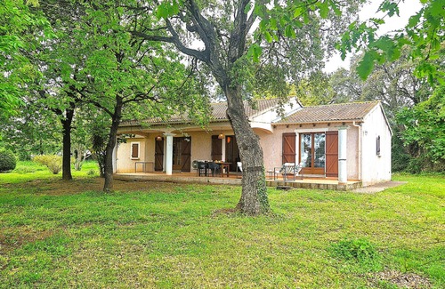 Querciolo Villa | Nice house on wooded plot 5 min from the sandy beach / air conditioning and wifi
