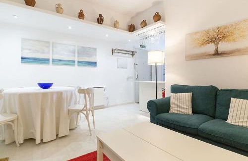 Puerta del Angel Apartamento | Nice house with courtyard in Puerta del Angel - Mauregato