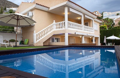 Bolnuevo Chalet De Esquí | Agradable Casa Con Piscina en Murcia