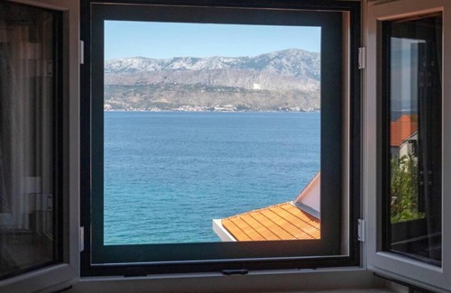 Splitska Casa | Nice house with pool-Splitska