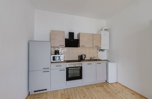 Weißgerber Apartamento | Nice Landstraße Studio w/ Washer & Balcony, by Blueground