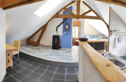 LʼArgentiere-la-Bessee Apartamento | Nice little apartment under the roof of a former school