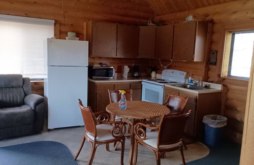 Dillon Cabina | Nice little cabin just south of Dillon.