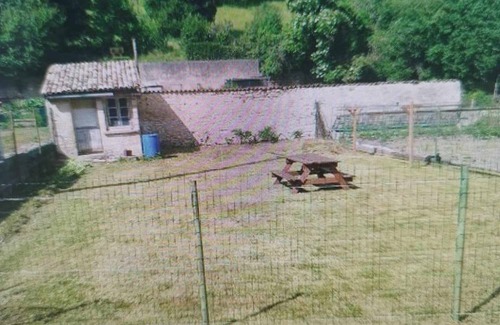 Vignory Casa | NICE LITTLE HOUSE listed village with castle ruins and beautiful church