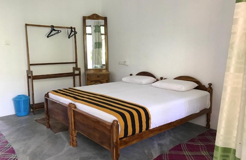 Pottuvil Division 2 Hotel | Nice Place Beach Hotel