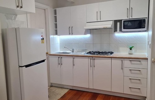Broadmeadows Casa | Nice room close to Melb Airport