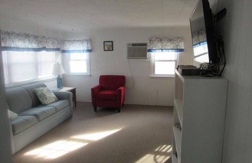 North Beach Haven Apartamento | Nice Size Duplex Steps to The Beach