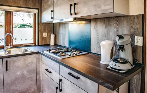 Reutum Otro | Nice StaCaravan In Reutum With Wifi