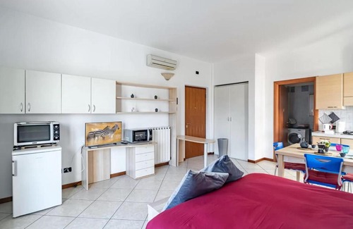 Borgo Roma Apartamento | Nice Studio By San Giacomo Park