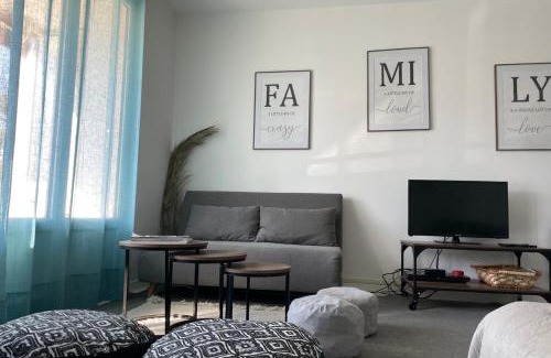 Le Brusc Apartamento | Nice studio in the heart of Six-Fours-les-Plages