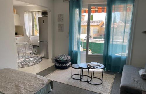 Le Brusc Apartamento | Nice studio in the heart of Six-Fours-les-Plages