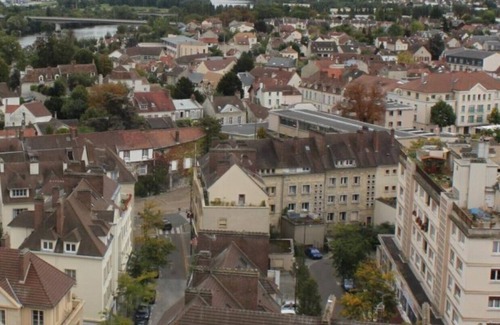 Mantes-la-Jolie Apartamento | Nice studio with terrace