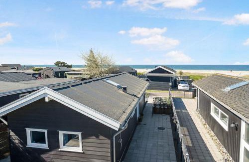 Karrebksminde Casa | Nice Summer House Near The Water's Edge