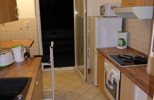 Jena-West Apartamento | Hermoso apartamento soleado para 4, cerca del centro de conexión Wi-Fi, aparcamiento