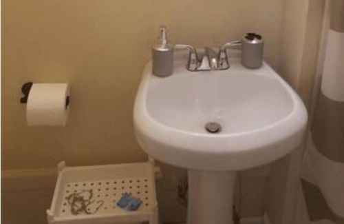 Forest Glen Apartamento | Nice sunny basement apartment 5mins to HCHospital