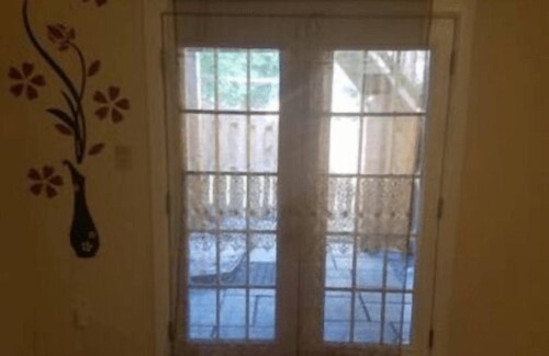 Forest Glen Apartamento | Nice sunny basement apartment 5mins to HCHospital