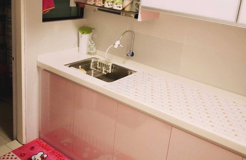 Sekudai Condominio | Bonita casa de familia temática con color rosa