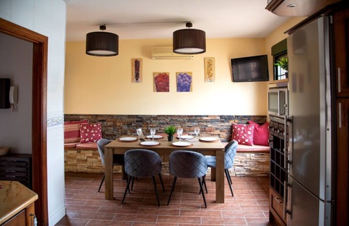 Arges Chalet De Esquí | Agradable adosado con piscina privada, BBC y a 2,5 km de Puy Du Fou.