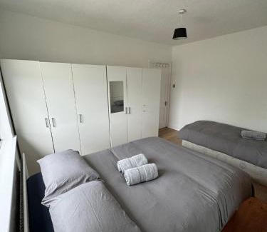 Glasnevin Casa | Nice Triple Room at 2 Iveragh Rd-7