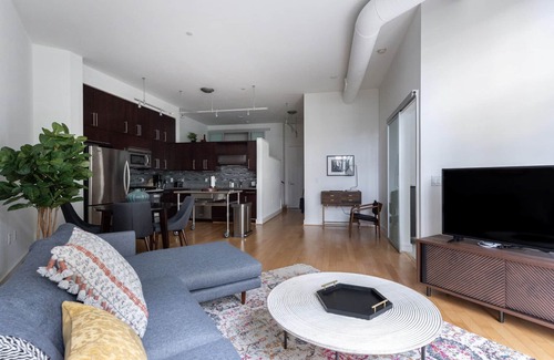 McLean Apartamento | Nice Tysons Corner 1BR w/ Gym & Pool, nr Galleria Mall, by Blueground