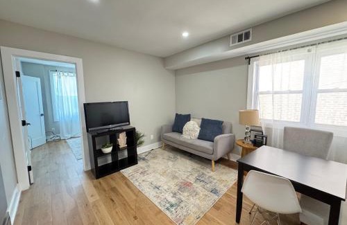 Northeast Apartamento | NICE Updated Apartment near Metro