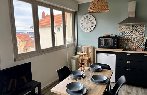 Royat Apartamento | Nice view 500m from the spa