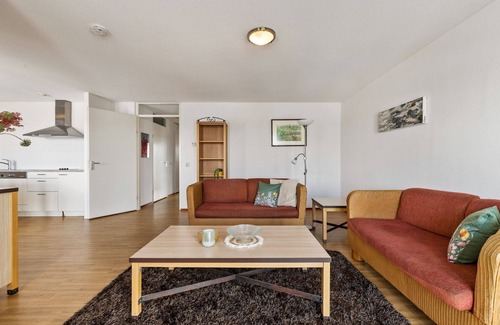 Municipality of Hellevoetsluis Apartamento | Nicely furnished 4-pers. apartment with unique harbor view located at Cape Helius holiday park.