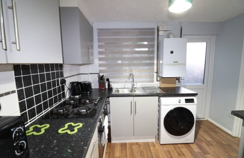 Greenhithe Casa | Nicely Furnished 2 Bedroom House In A Peaceful & Central Location