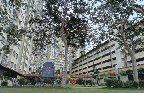 Bukit Jalil Apartamento | Nicely furnished with pool at Serdang Raya