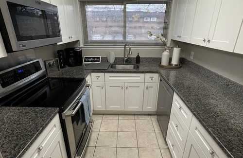 Newark Casa | Nicely renovated end-unit townhome centrally located within the UD campus area.