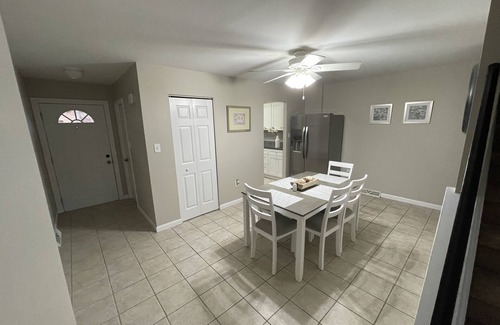 Newark Casa | Nicely renovated end-unit townhome centrally located within the UD campus area.