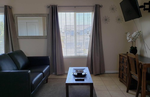 Turlock Apartamento | Nicely setup studio with FAST Internet