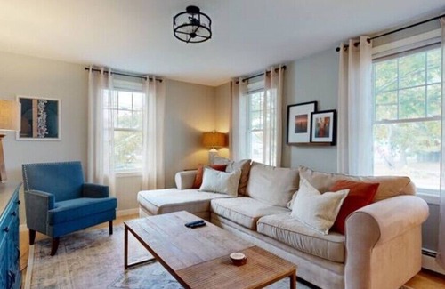 South Portland Casa | Nicely Updated S. Portland Home in Prime Location