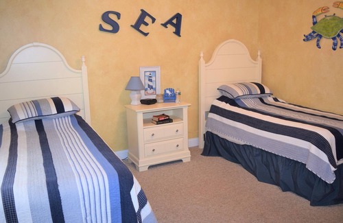 Dennisville Casa | ¡Las mejores vistas que Sea Isle tiene para ofrecer! Gran sala con techo de 14 pies. Mira hacia el océano