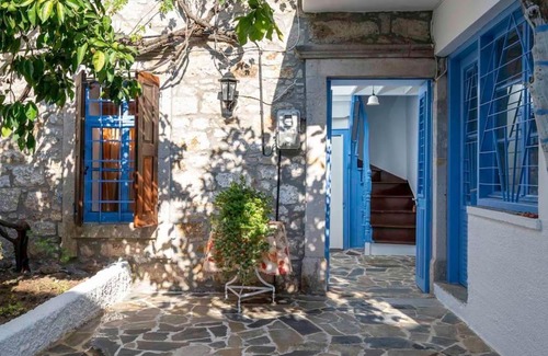 Polichnitos Casa | Nick and Avge's Stone House