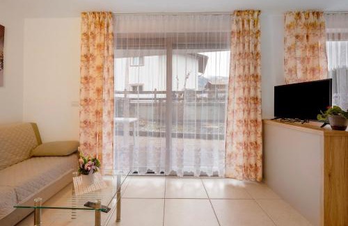 Predazzo Apartamento | Night and day 3