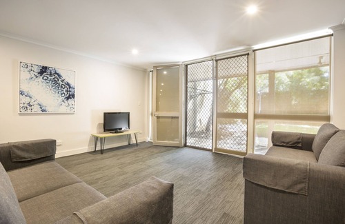 Coolaroo Hotel | Nightcap at Coolaroo Hotel