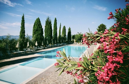 San Donato in Fronzano Apartamento | Nightingale Farm Three-room apartment sleeps 5