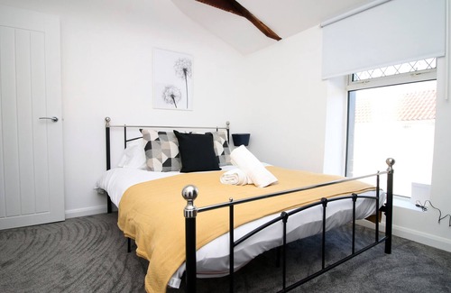Pentrebach Casa | Nightingale House by Tŷ SA