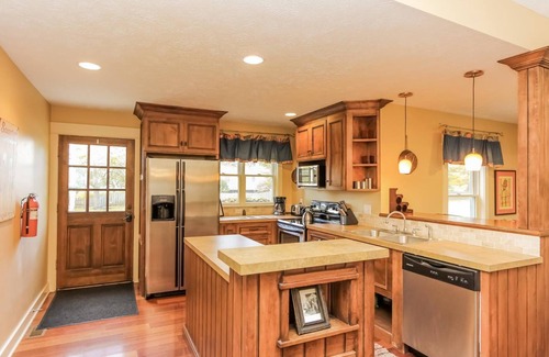 Saugatuck Apartamento | Nightingale - Two Bedroom Apartment, Sleeps 4
