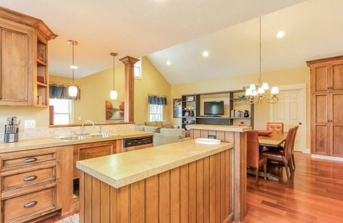 Saugatuck Apartamento | Nightingale - Two Bedroom Apartment, Sleeps 4
