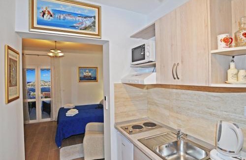 Gruz Apartamento | Nika Family Apartments - Comfort Studio Apartment with Balcony and Sea View A4