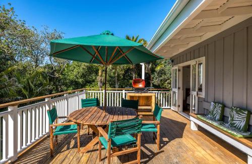 Palm Beach Casa | Nikau Cottage - Palm Beach Holiday Home