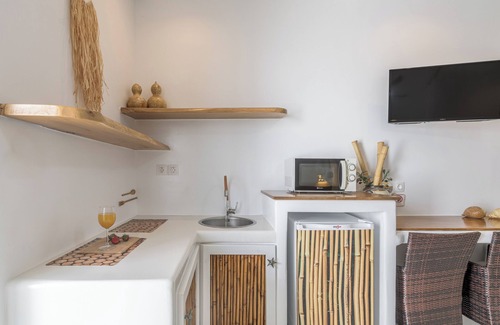 Apollonia Casa | Niki Savvas Studio & Suites