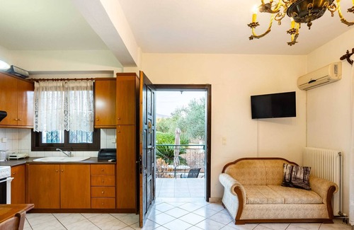 Agrilos Apartamento | Niko's Family Haven - Lagouvardos Garden Gem