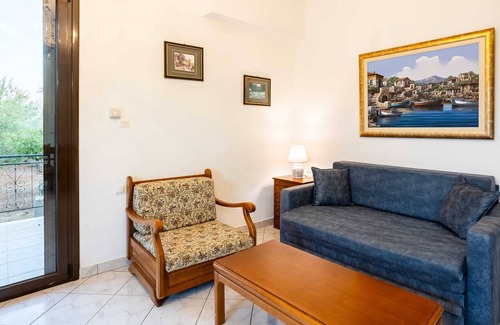 Agrilos Apartamento | Niko's Family Haven - Lagouvardos Garden Gem