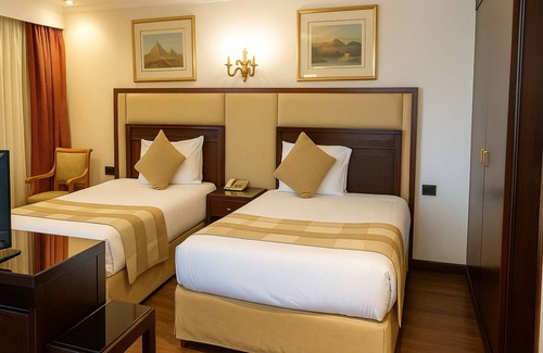 Aswan Alquiler De Eote | Nile Cruise Queen Tiyi every Friday from Aswan 3 nights and every Monday from Luxor 4 nights