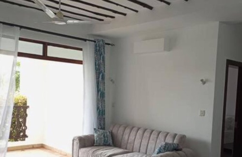Vipingo Apartamento | Nimoh's Beachfront Two Bedroom Apartment