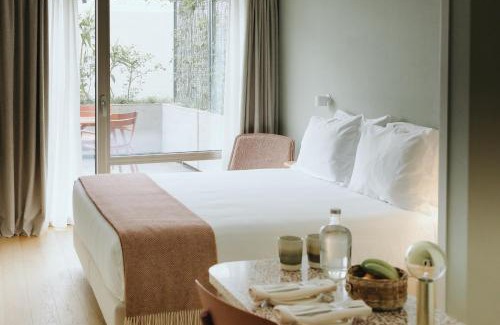 Ponta Delgada Hotel | NINE DOTS Azorean Art Boutique Hotel