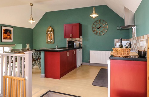 Birchover Cabaña | NINE LADIES, family friendly, character holiday cottage in Birchover